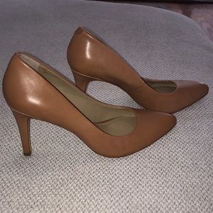 Ann Taylor Leather WINTER Neutral Heels. Size 7M. LIKE NEW